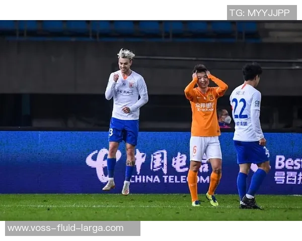 武汉足球明星见面会盛大举行球迷欢聚一堂共庆足球盛事