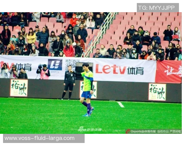 足球明星如何通过精彩比赛赢得巨额奖金的背后故事与精彩瞬间分享 足球明星如何通过精彩比赛赢得巨额奖金的背后故事与精彩瞬间分享