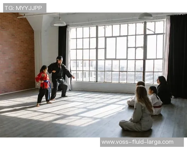 足球纪实：记录重庆足球队的奋斗经历_1